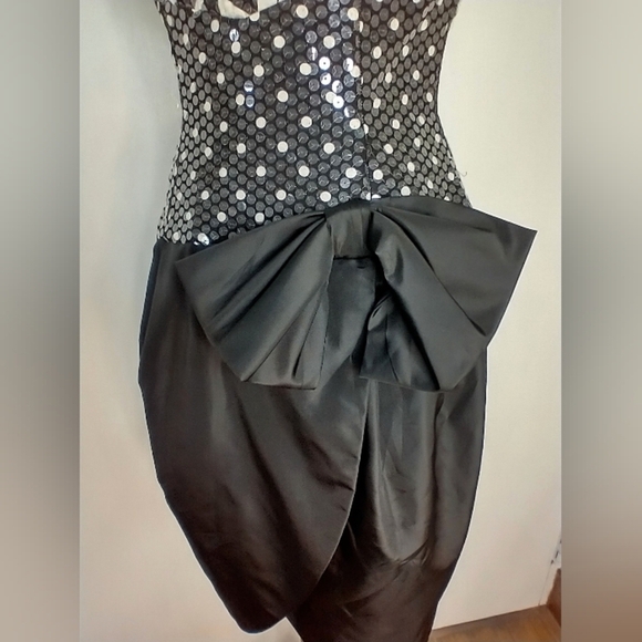 FABULOUS DALLAS STYLE COCKTAIL DRESS - Picture 2 of 9